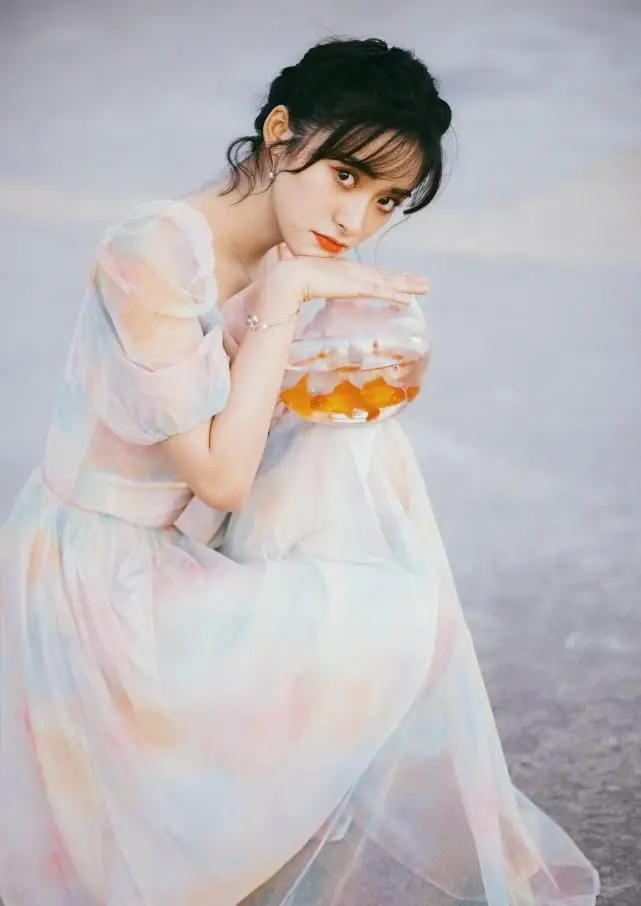 娱乐圈长得很像的明星_身材好的女明星_长得丑身材好明星