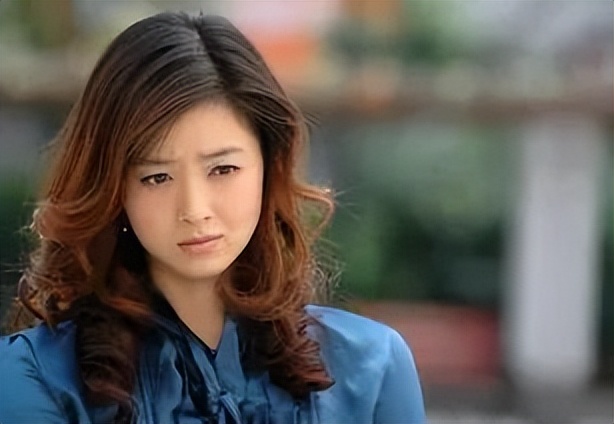 蒋欣 甄嬛传 华妃 丰满 艺人 童星 出道经历 中央戏剧学院 北京打拼 潜规则 感情经历_蒋欣离开娱乐圈