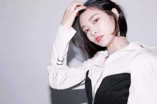 女明星睡姿照片_女星奇葩睡姿揭秘_杨超越宋茜林允许佳琪周迅