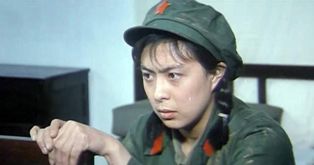 医美网红脸_当过兵的女明星_影视剧女兵形象