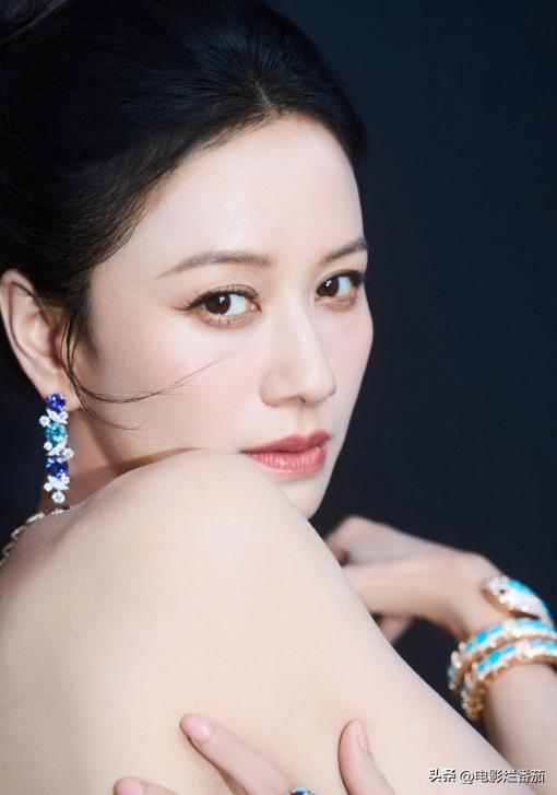 红毯造型分析_晚装女明星_明星时尚穿搭评价