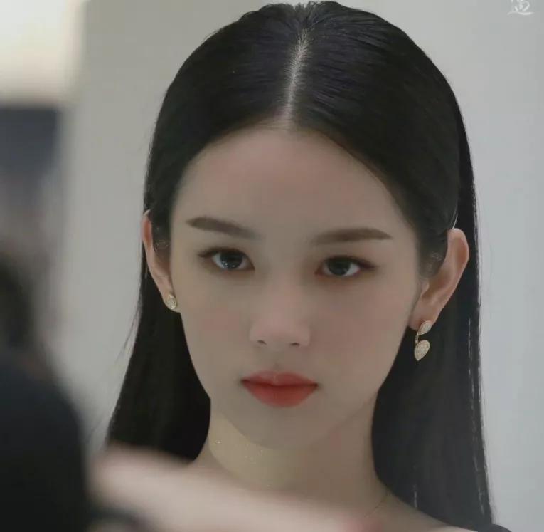 娱乐圈媒体红黑榜2021_那些有黑料的明星视频在线观看网站,_明星记者关系分析